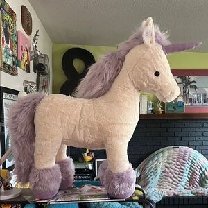 Gigantic purple unicorn! 🦄